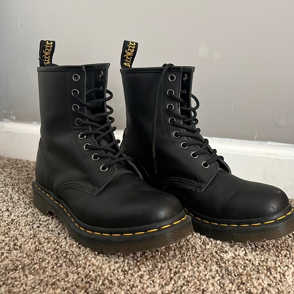 Black Dr. Martens size 7